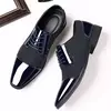 Tendência clássico masculino vestido sapatos para homens oxfords sapatos de couro patente rendas até formal couro preto festa de casamento shoes2023