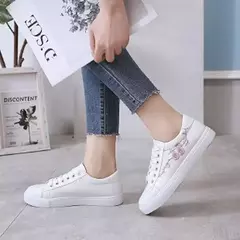 Sapatilhas bordadas com cordões florais para mulher, tênis de corrida, branco, respirável, casual, moda, primavera, outono, 2023