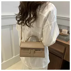 Bolsa mensageiro de ombro retrô versátil para mulheres, nicho, alta qualidade, portátil, pequena, quadrada, além de fronteiras, verão, nova, 2022 na internet