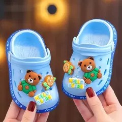 Chinelos bonitos dos desenhos animados das crianças com solas macias, Baby Bags Sapatos perfurados, Home and Baby Sandals - Wolf Magazine