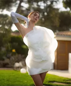 Vestido de ombro oblíquo branco para mulheres, vestido decorativo de flores, vestido de casamento, vestido de um passo, novo estilo, verão