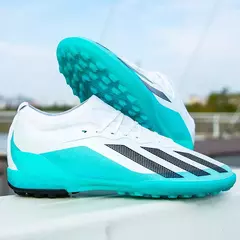 Tênis de treinamento de grama profissional para homens, grampos interiores, botas de futebol indoor, botas antiderrapantes, sociedade original na internet