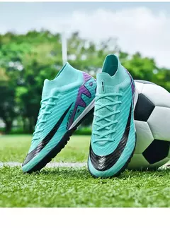 Sapatos de futebol ultraleves antiderrapantes interiores para homens, grampos profissionais, treinamento de grama, tênis original, botas de futebol - comprar online