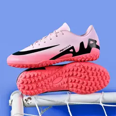 Imagem do Sapatos de futebol ultraleves longos dos homens, grampos respiráveis, botas de futebol indoor, tênis de treinamento, venda quente, novo, transporte da gota