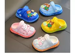 Chinelos bonitos dos desenhos animados das crianças com solas macias, Baby Bags Sapatos perfurados, Home and Baby Sandals - comprar online