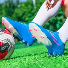 Imagem do Sapatos de futebol masculinos de alta qualidade, grampos antiderrapantes para crianças, botas de futebol de treinamento TF FG, 35 a 44, 2060
