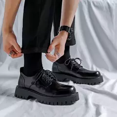Plataforma de couro coreana Oxfords para homens, deslizamento, fundo grosso, sapatos masculinos de derby, mocassins casuais, dedo do pé quadrado, sapatos formais