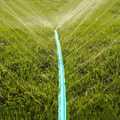 Imagem do Mangueira de irrigação de alto desempenho - tubo de irrigação por gotejamento de PVC flexível, adequado para gramados e jardins, com conectores EUA/UE