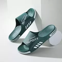 Chinelos de sola macia masculina em PVC, chinelos antiderrapantes, chinelos casuais de praia ao ar livre, banheiro em casa, sandálias de casal, moda, novo
