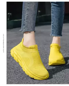 Imagem do Tênis de corrida respirável masculino e feminino, calçados esportivos leves, tênis slip-on, meias da moda, tamanho grande 46, venda quente