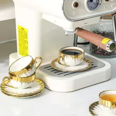 Xícara De Café De Porcelana E Pires Conjunto Com Guarnição De Ouro, Copos De Cerâmica Com Pires, Copos De Espresso, 2.5 oz, 6 Conjuntos na internet