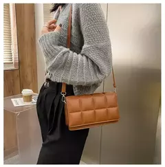Pequena bolsa de couro PU para mulheres, bolsa crossbody, alça clássica, marca de moda, designer, tendência, feminina