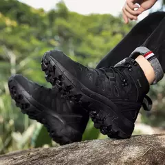 Botas de couro antiderrapante ao ar livre para homens, botas de deserto respiráveis, botas confortáveis, sapatos de trabalho, inverno - comprar online