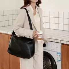 Bolsa Boston de couro PU para mulheres, bolsa de ombro de grande capacidade, bolsas crossbody, design de travesseiro vintage, casual - loja online