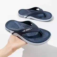 Chinelos macios de PVC masculino, sandálias casuais ao ar livre, chinelos de praia, casal banheiro em casa, flip fops antiderrapantes, verão, nova moda