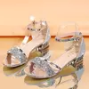 Sandálias femininas de salto baixo em toe aberto, ouro e prata, sapatos casuais, moda leve, verão, novo, 2024