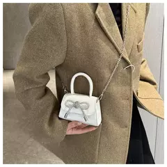 Mini bolsa de ombro monocromática para mulheres, design de arco, couro PU, aba, bolsas crossbody, bolsa de corrente, bolsas femininas, moda, 2024