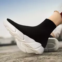 Sapatos pretos de meias altas para homens e mulheres, Sapatos esportivos de casais respiráveis, tênis de plataforma confortável, tênis casual para homens, venda quente - comprar online