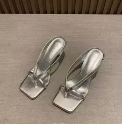Chinelos de salto branco para mulheres, saltos altos, mulas, chinelos, corrediças, dourados, prateados, femininos, sapatos de verão, 2022