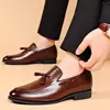 Sapato baixo de couro masculino, tênis de negócios, estilo de vestido, casual, festa de casamento, novo em moda