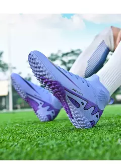 Imagem do Botas de campo de futebol profissional para homens, grampos antiderrapantes, sapatos de treinamento de grama interna para crianças, sociedade original