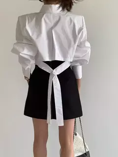 Imagem do Camisa curta versátil e solta para mulher, nicho Design Sense, alça traseira oca, outono