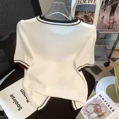 T-shirt fina de manga curta feminina, camisa com gola redonda, blusa elegante, solta, elegante, nova, verão na internet