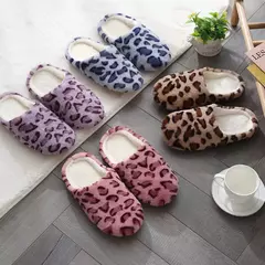 Chinelos de pele leopardo para homens e mulheres antiderrapantes, macios, quentes, casa, interior, quarto, sapatos de chão, espuma de memória, casais, meninos, meninas, inverno - Wolf Magazine