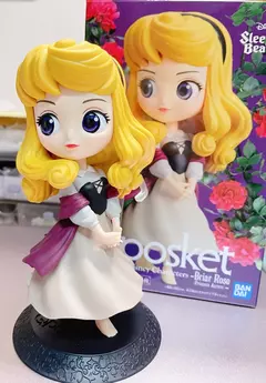 Genuine bandai qposket casamento vestido versão disney princesa anime figuras figura de ação coleção modelo brinquedo presente para crianças