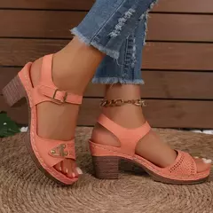 Sandálias femininas retrô de salto alto, decoração de metal, alça de fivela, sapatos plus size, casual, novo, 2022 - Wolf Magazine