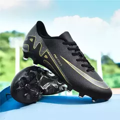 Sapatos de futebol ultraleves longos dos homens, grampos respiráveis, botas de futebol indoor, tênis de treinamento, venda quente, novo, transporte da gota - loja online