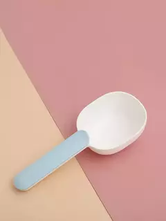Uma colher de comida para animais de estimação, multifuncional 2 em 1 com alça de clipe selada, adequada para gatos e cães, pássaros, colher de alimentação de coelhos