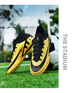 Sapatos de futebol ultraleves antiderrapantes interiores para homens, grampos profissionais, treinamento de grama, tênis original, botas de futebol - Wolf Magazine