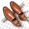 Mocassins de negócios britânicos, sapatos casuais antiderrapantes masculinos, sapatos de couro preto, vestido de noiva marrom, cinza