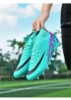 Imagem do Botas de campo de futebol profissional para homens, grampos antiderrapantes, sapatos de treinamento de grama interna para crianças, sociedade original