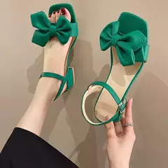 Sandálias grandes de toe aberto para mulheres, fivela monocromática de uma linha, nó arco de temperamento, sapatos confortáveis, nova moda, verão, 2024