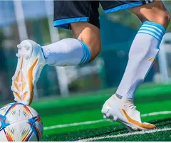 Imagem do Tênis de treinamento interno profissional para homens, sapatos de futebol originais, botas de campo, ao ar livre, grampos sociais, rápidos