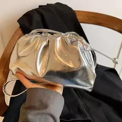 Embreagem macia de bolinho de couro PU para mulheres, bolsa de hobo nuvem, bolsa elegante elegante, bolsa pequena, design de luxo, ouro e prata na internet
