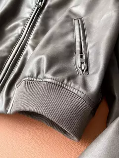 Imagem do Jaqueta de couro PU feminina, casaco PU, mangas compridas, jaqueta solta, couro gradiente, gola redonda, zíper, locomotiva, curta, lavada