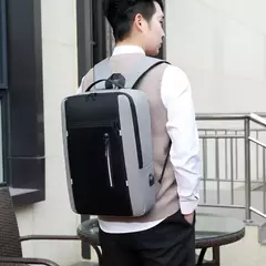 Mochila impermeável de negócios para homens, Mochilas escolares USB, Mochilas para laptop de grande capacidade, 15,6";;VERDADEIRO;;"Preto - comprar online