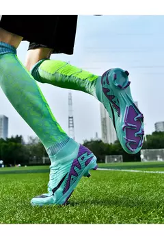 Sapatos de futebol ultraleves antiderrapantes interiores para homens, grampos profissionais, treinamento de grama, tênis original, botas de futebol na internet