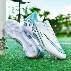 Sapatos de futebol ultraleves longos dos homens, grampos respiráveis, botas de futebol indoor, tênis de treinamento, venda quente, novo, transporte da gota na internet
