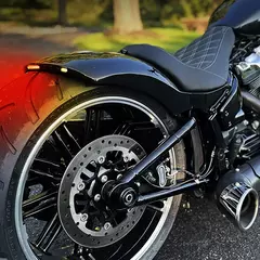 Imagem do Almofada do assento solo do motorista da motocicleta traseiro fender paralama capa com luz led para harley softail breakout fat boy fxdr 2018-2023