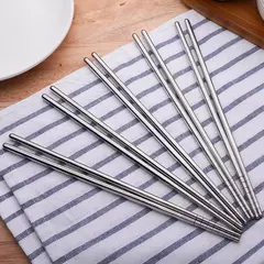 Pauzinhos chineses em aço inoxidável, pauzinho de sushi antiderrapante, varas de metal coreano e japonês, utensílios de cozinha, 1 2 5 pares - comprar online