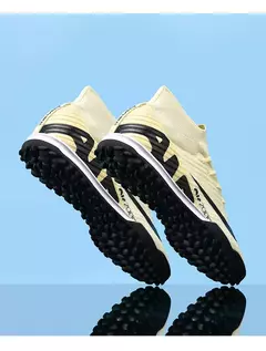 Sapatos de futebol ultraleves antiderrapantes interiores para homens, grampos profissionais, treinamento de grama, tênis original, botas de futebol na internet