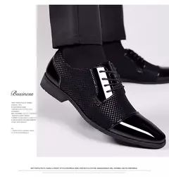 Tendência clássico masculino vestido sapatos para homens oxfords sapatos de couro patente rendas até formal couro preto festa de casamento shoes2023 - Wolf Magazine
