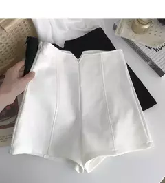 Shorts de emagrecimento branco de cintura alta para mulheres, antiexposição, pequenos, líquidos, vermelhos, recuperadores de desgaste exterior, verão, novo, 2023 - Wolf Magazine
