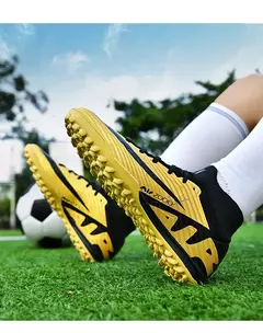 Imagem do Sapatos de futebol ultraleves antiderrapantes interiores para homens, grampos profissionais, treinamento de grama, tênis original, botas de futebol