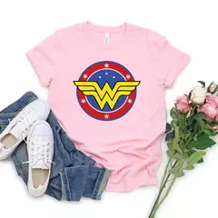 Mulher t-shirt com design de super-herói mulher, t-shirt da mulher, presente do dia das mães - Wolf Magazine