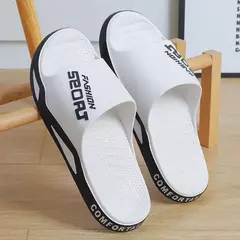 Chinelos de verão para homens e mulheres, sandálias antiderrapantes para banheiro, interior e casa, sapatos de casal na moda